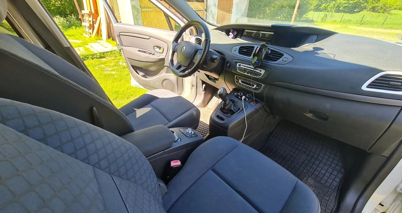 Renault Grand Scenic cena 16900 przebieg: 248000, rok produkcji 2010 z Darłowo małe 154